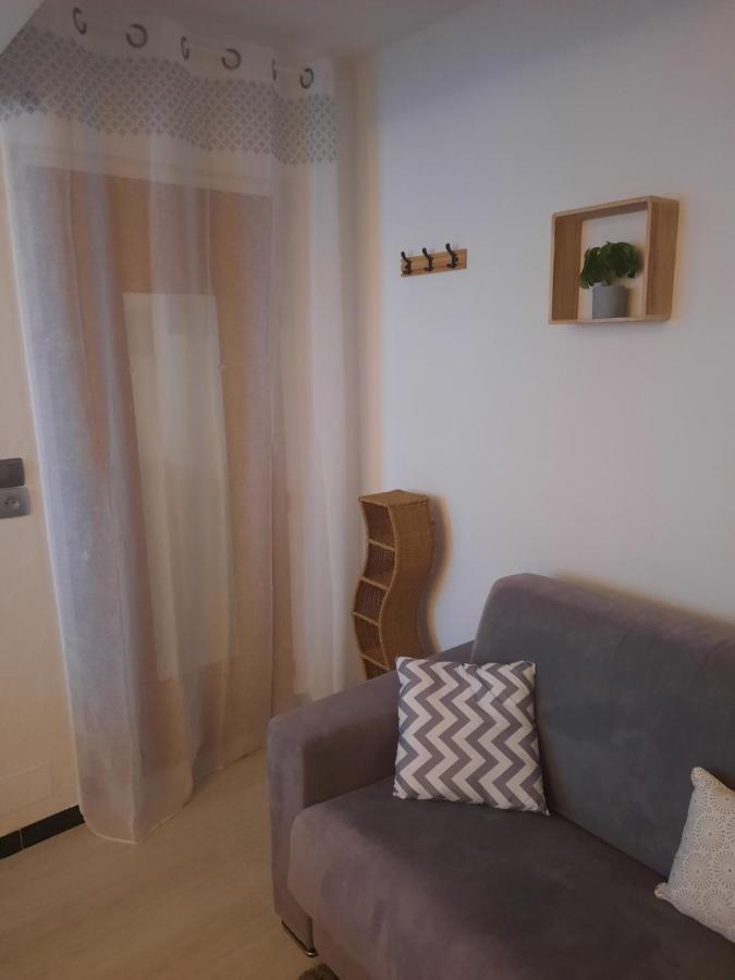 Studio rénové au cœur du village Saint-Martin-Vésubie Esterno foto
